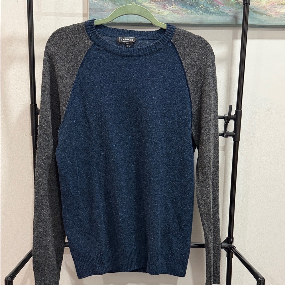 Express Men's Navy and Charcoal Crewneck Sweater
